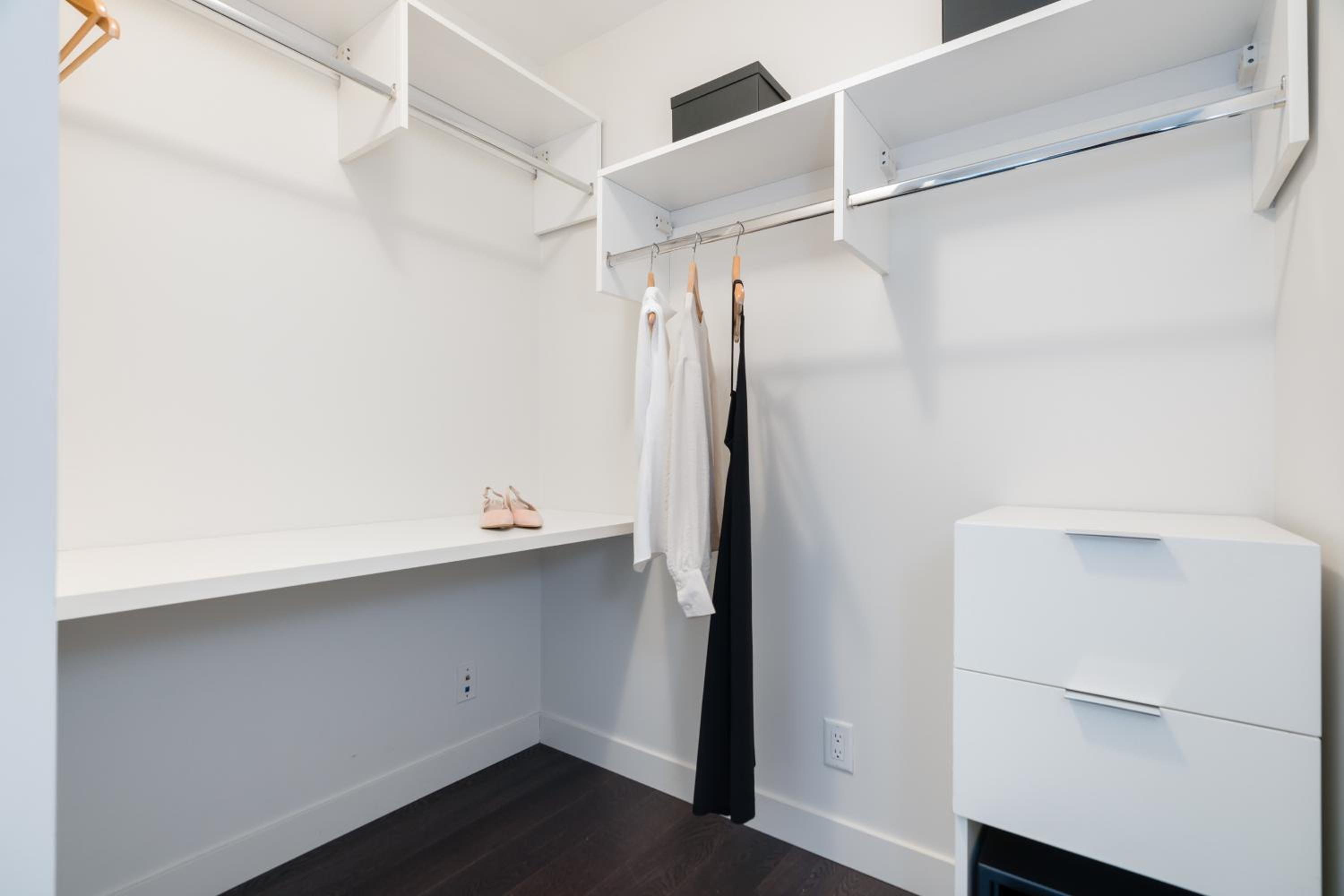 استوديو بسرير كوين، Level Yaletown - Seymour 3/3