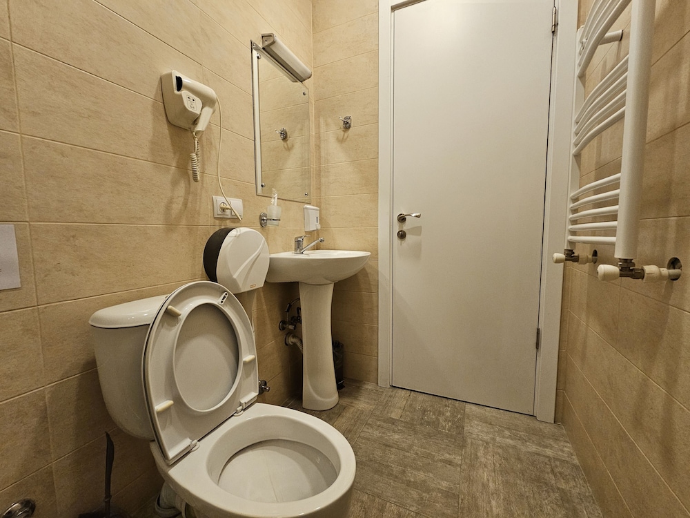 Hotel Iveria 40/50