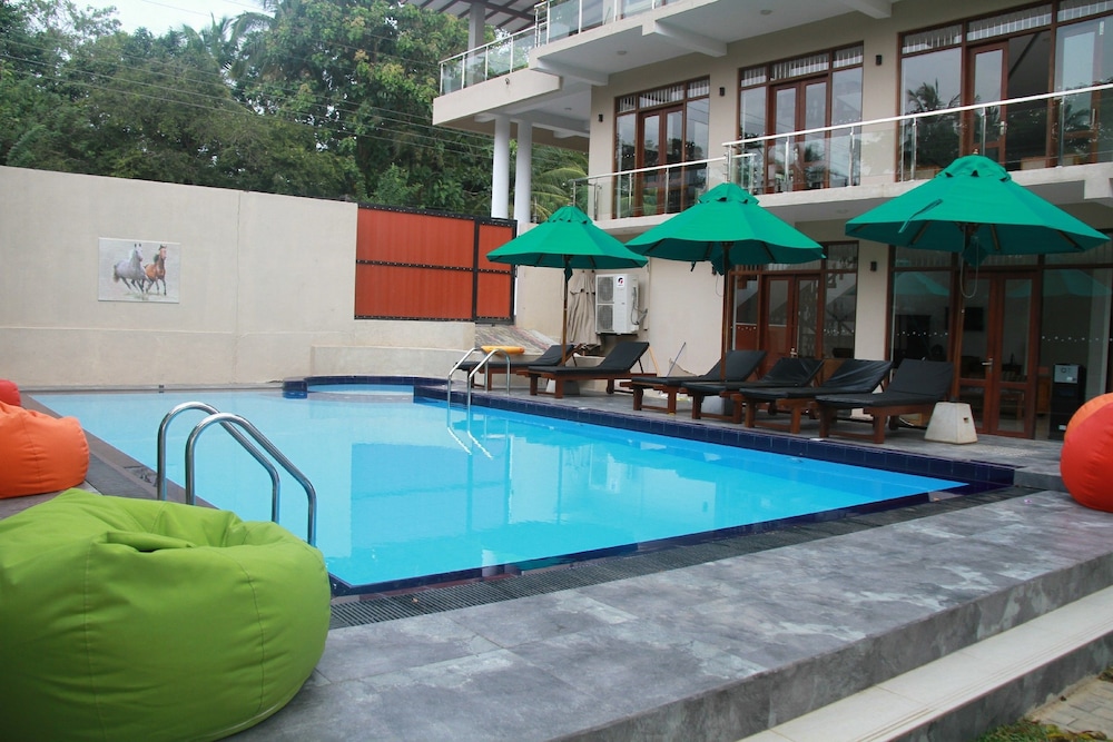 Sanu Lagoon Resort & Spa 33/37