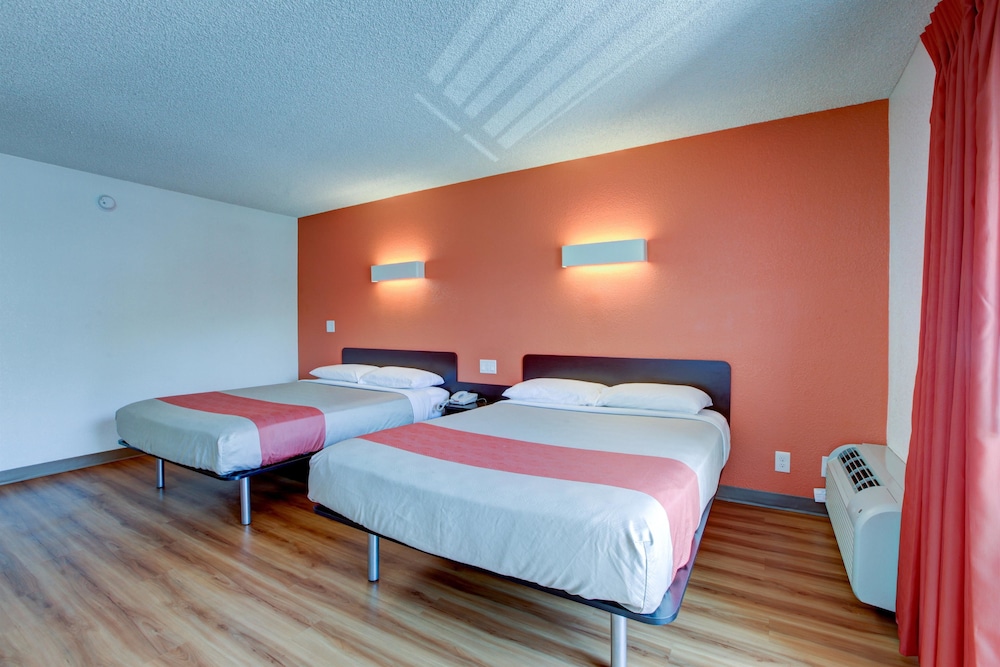 Motel6 Santa Ana, CA - Irvine - Orange County Airport 31/54