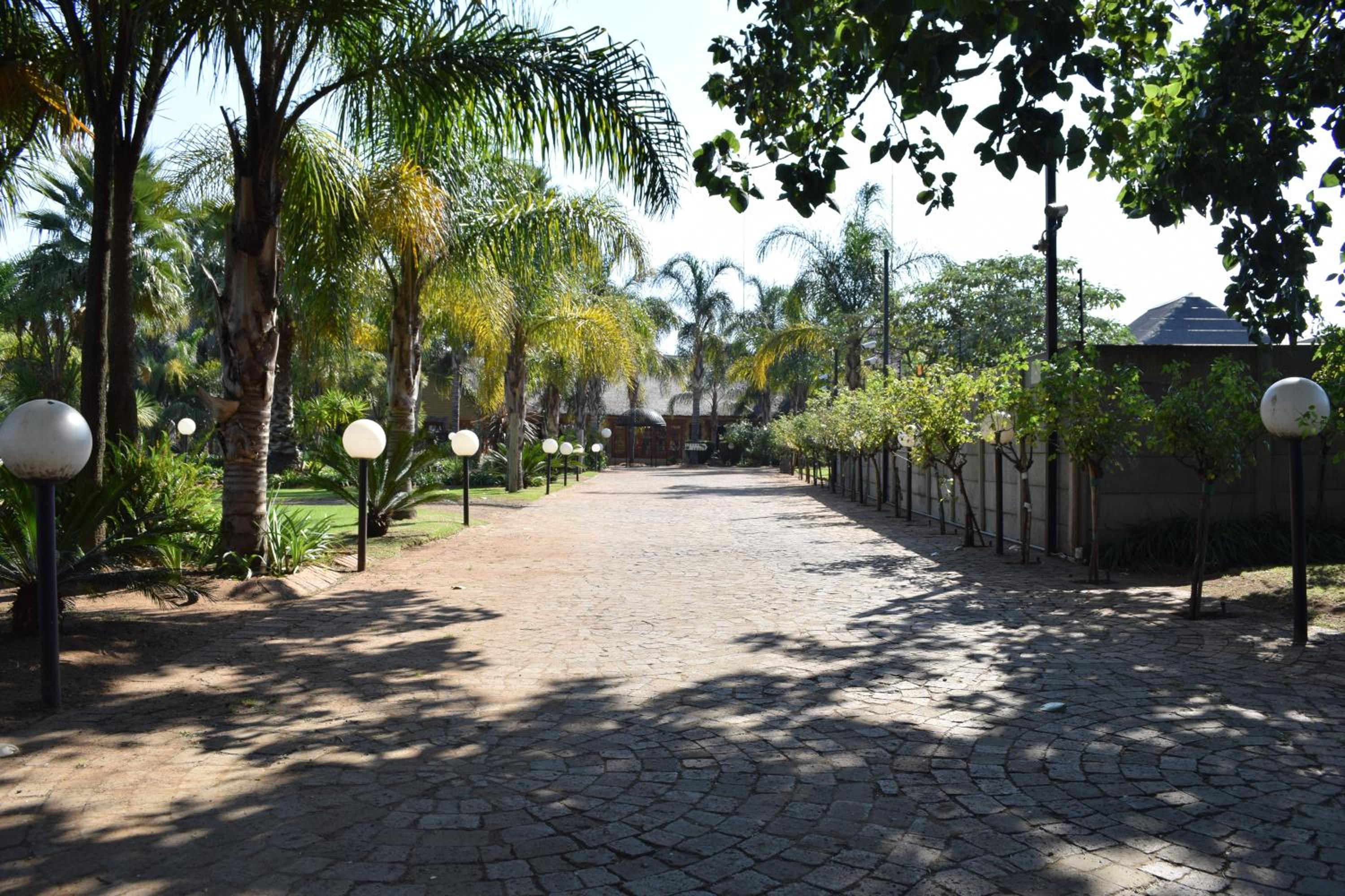 Thabong Bed & Breakfast 16/18