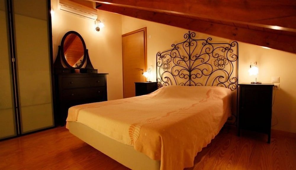 Odeon Hotel 12/50