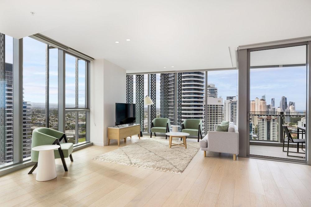 ULTIQA Signature at Broadbeach 27/50