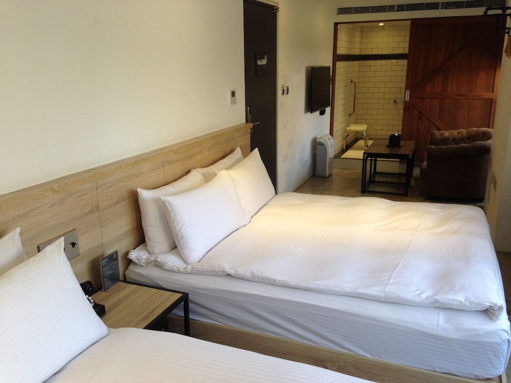 CHASE WALKER HOTEL 20/70
