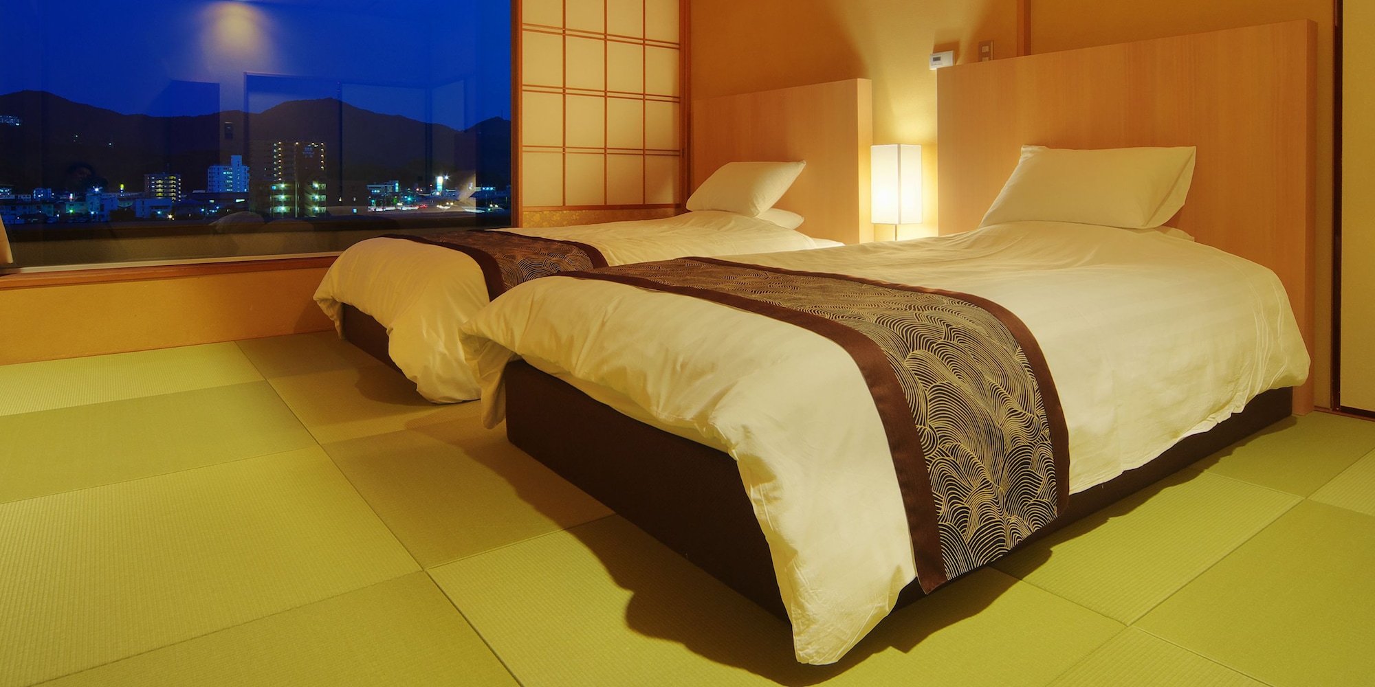 JAPANESE, SUITE