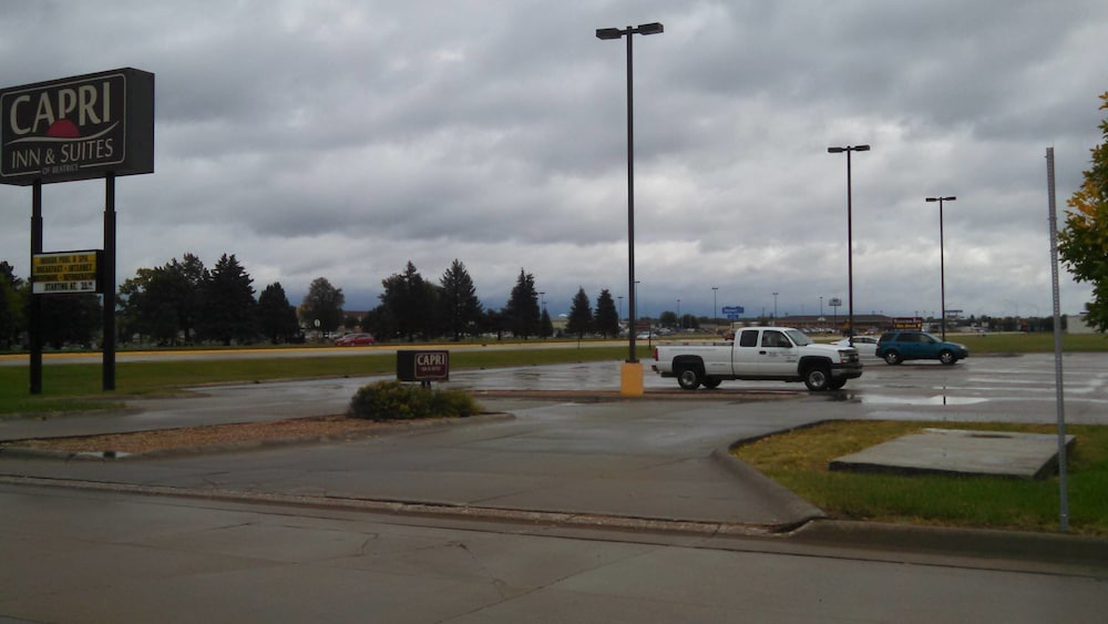 Capri Inn and Suites of Beatrice 28/31