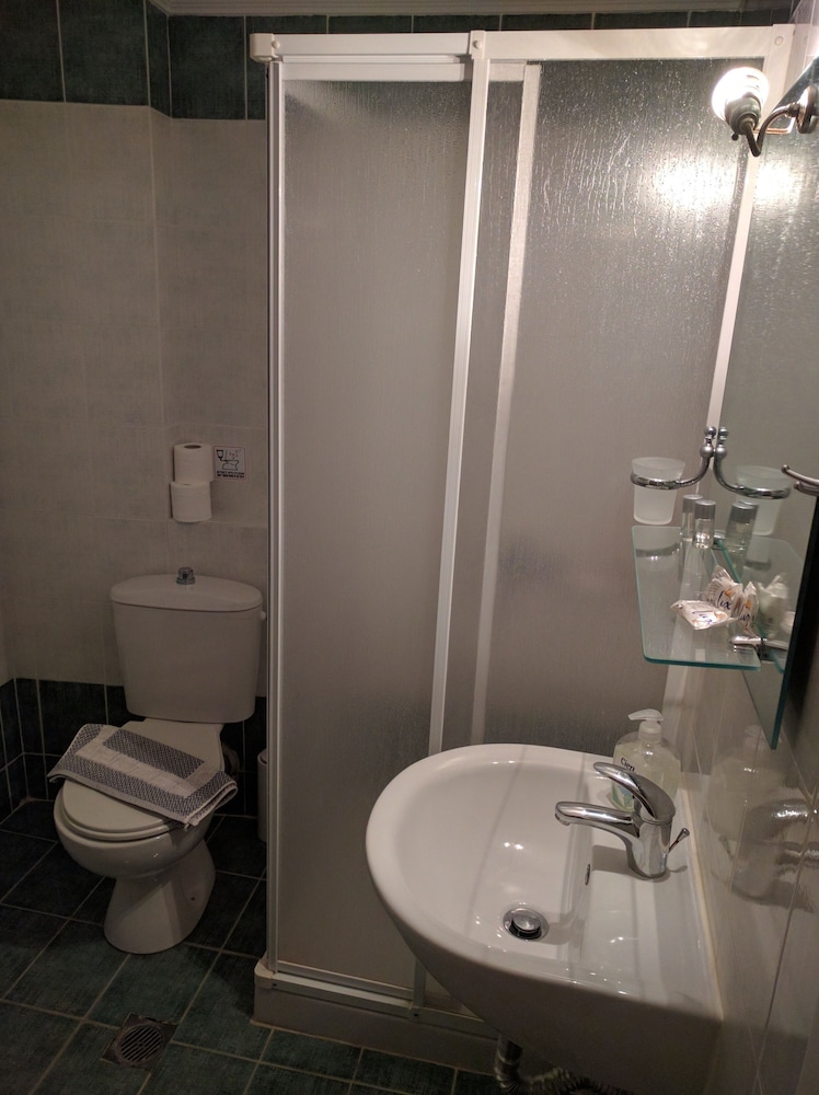 Sea Breeze Hotel 20/20