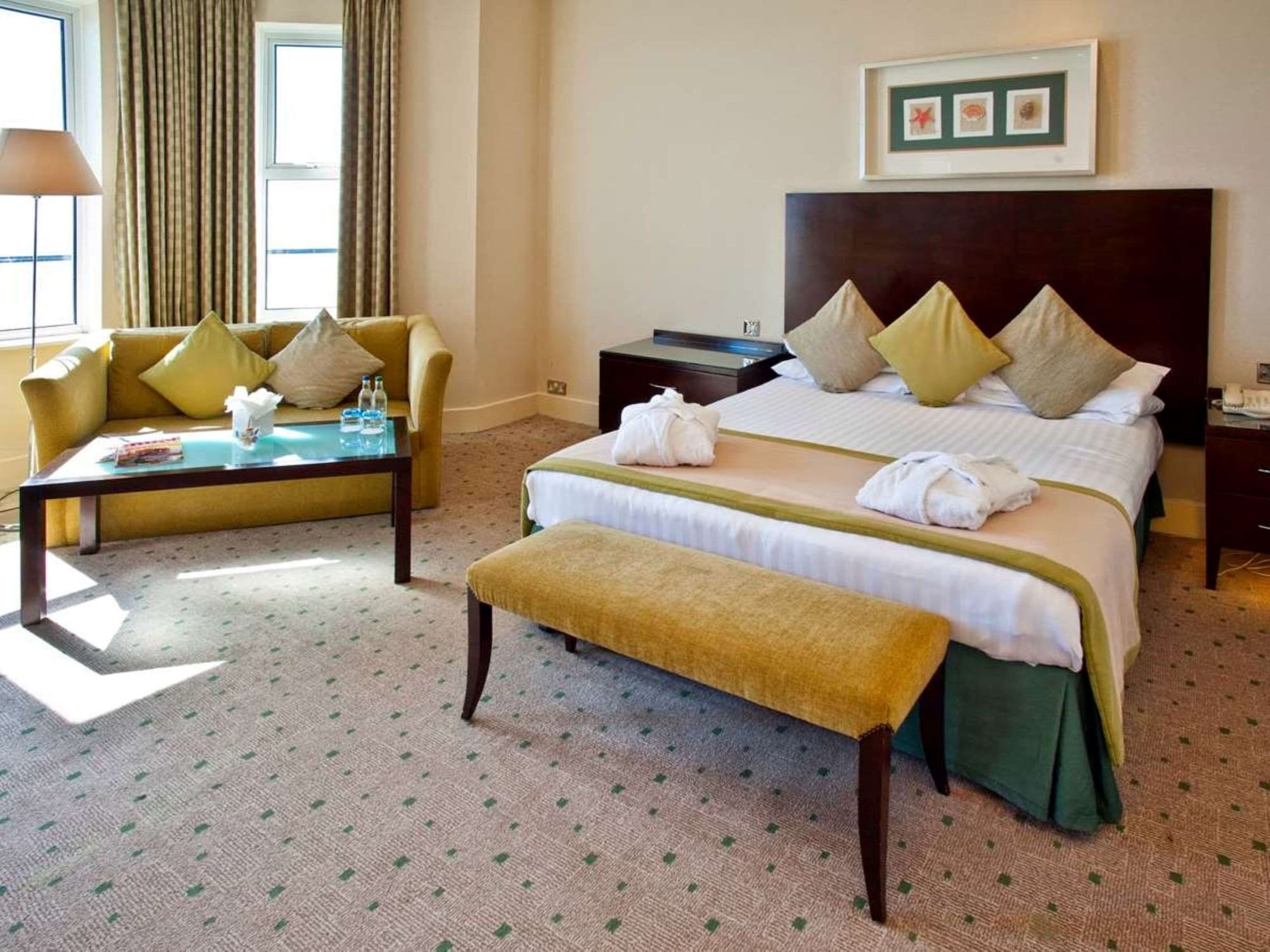 EXECUTIVE, DOUBLE BED
