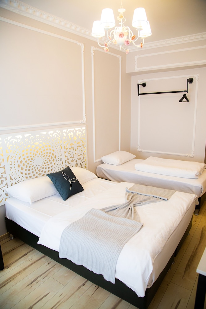 Aysa Hotel 12/58