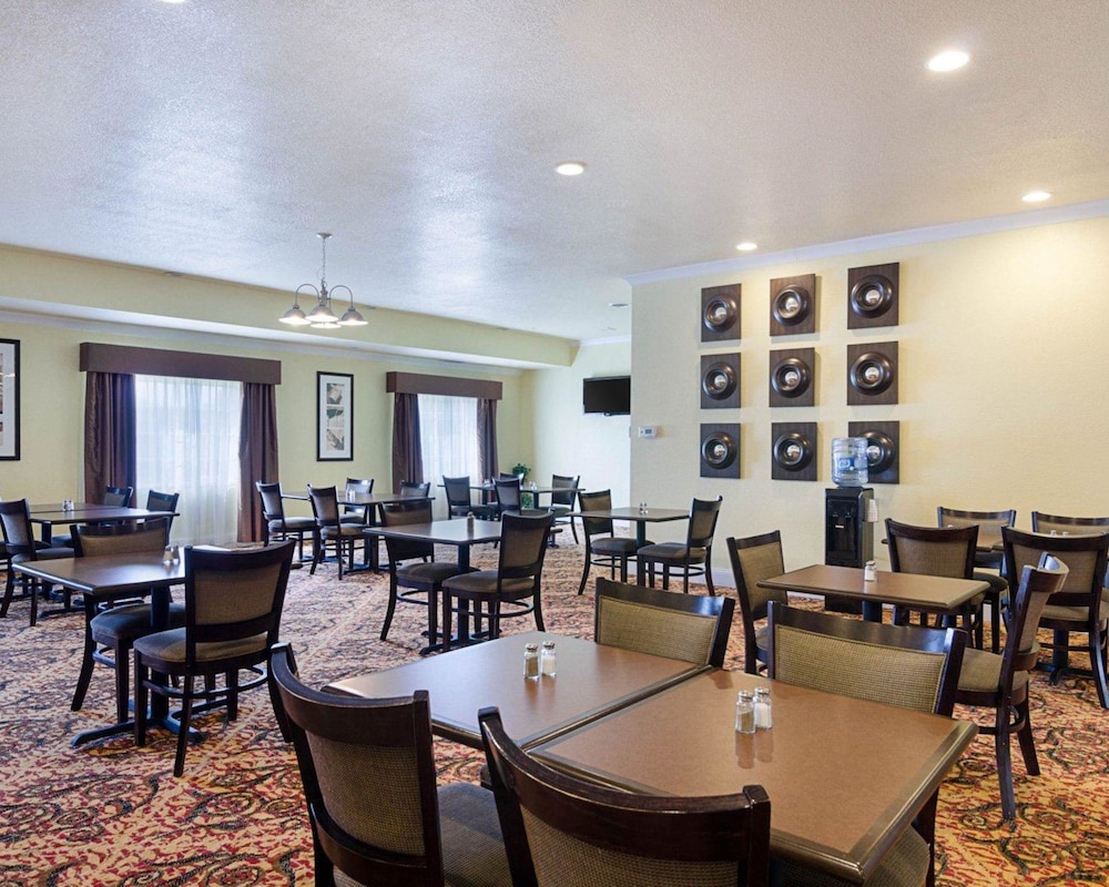 Comfort Inn Suites Orange Montpelier 41/55