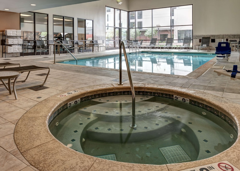 Hampton Inn Suites By Hilton Omaha Downtown 26/46