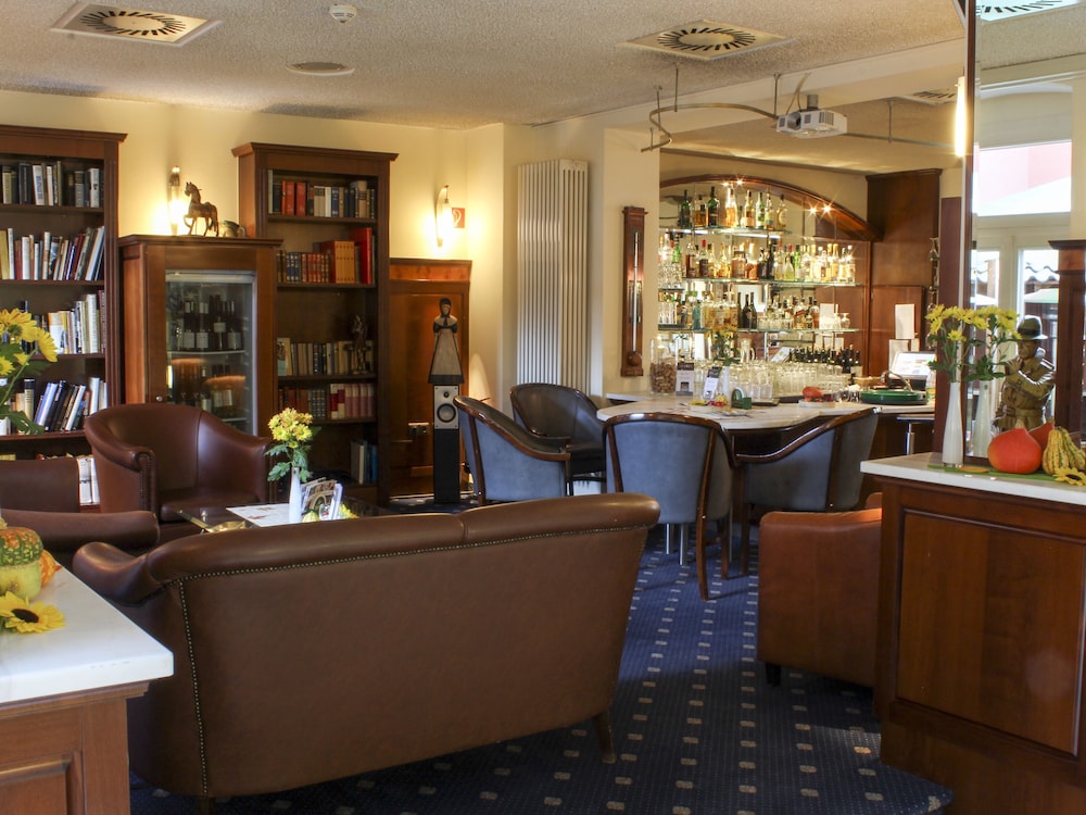 Victoria Hotel 31/50