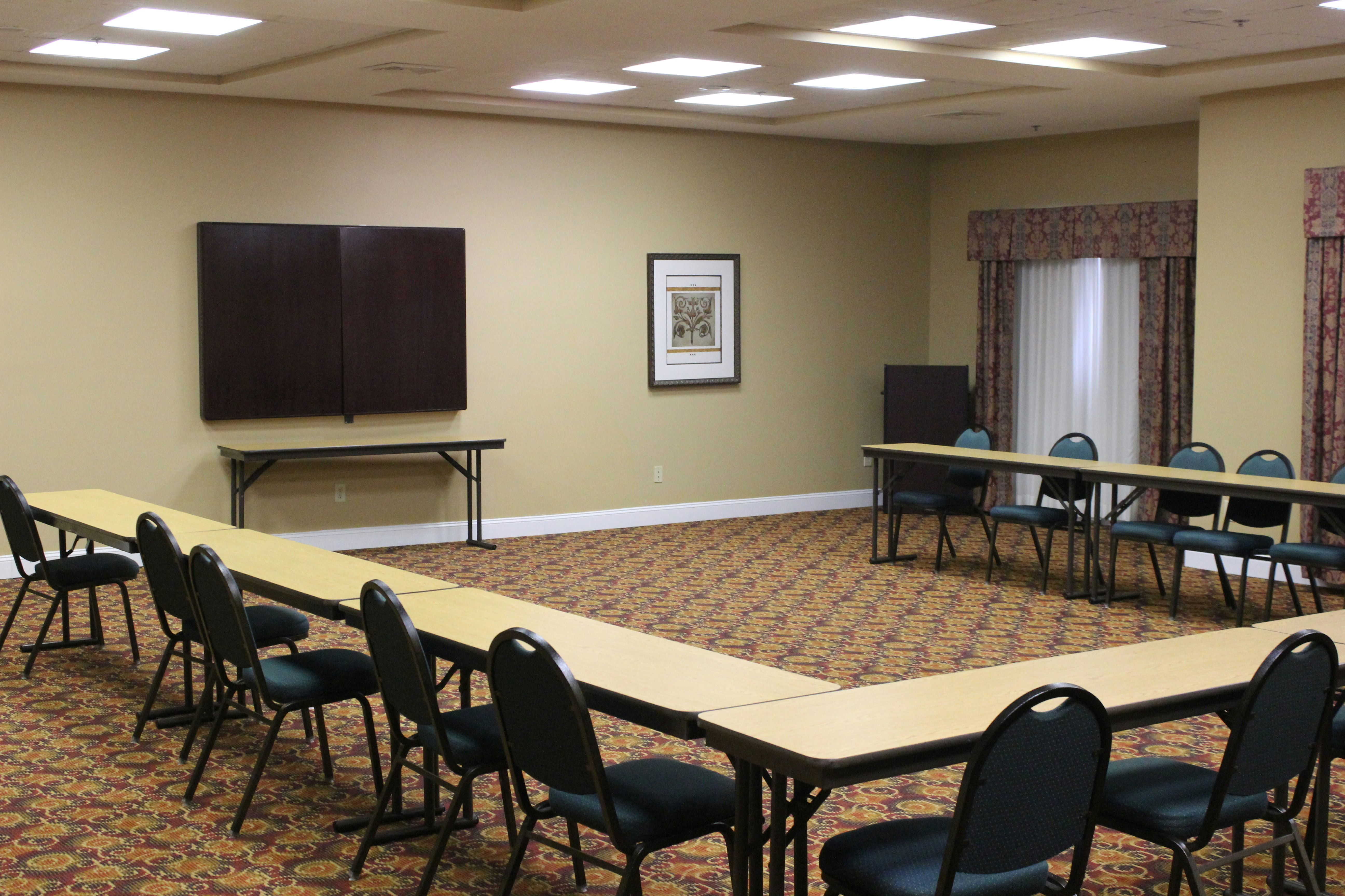 Holiday Inn Express Hotel Suites Thomasville 32/40