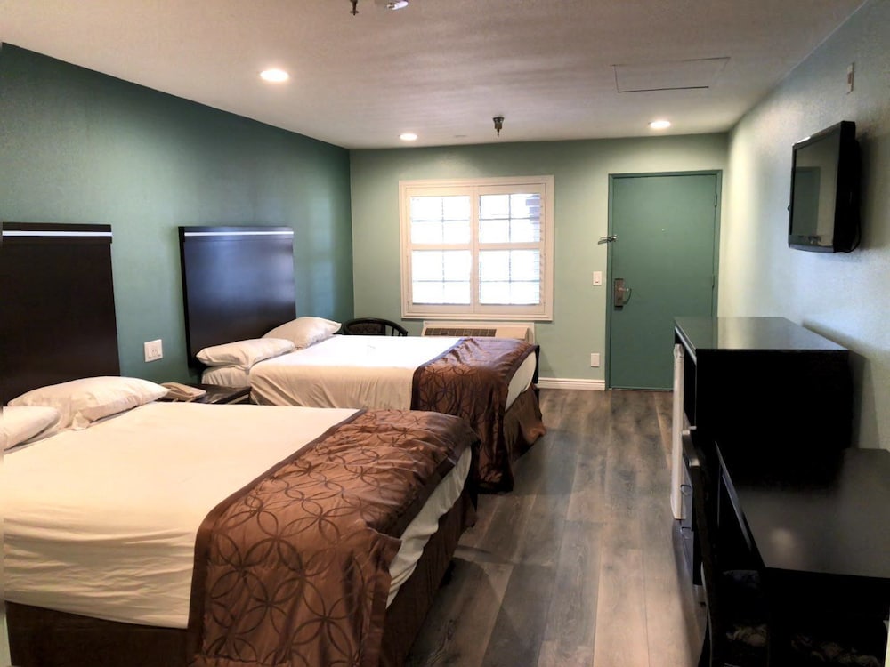 Calimesa Inn Motel 26/46