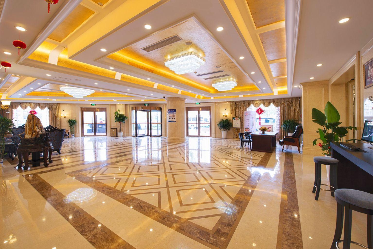 Vienna Hotel Jinshan New City Wanda Plaza 13/30