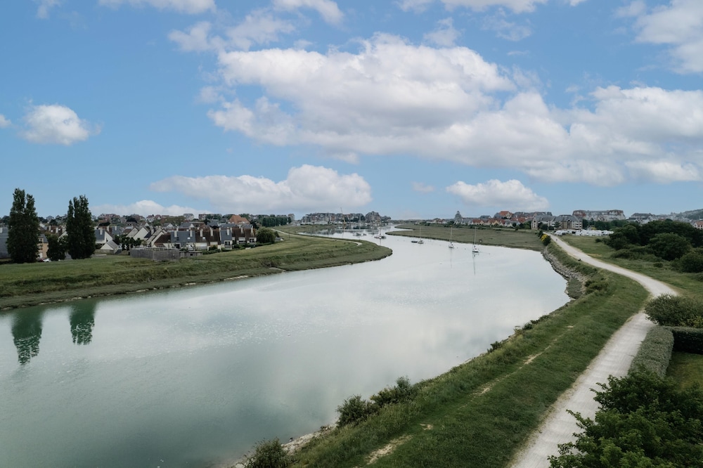 Kyriad Prestige Residence Cabourg - Dives-Sur-Mer 44/47