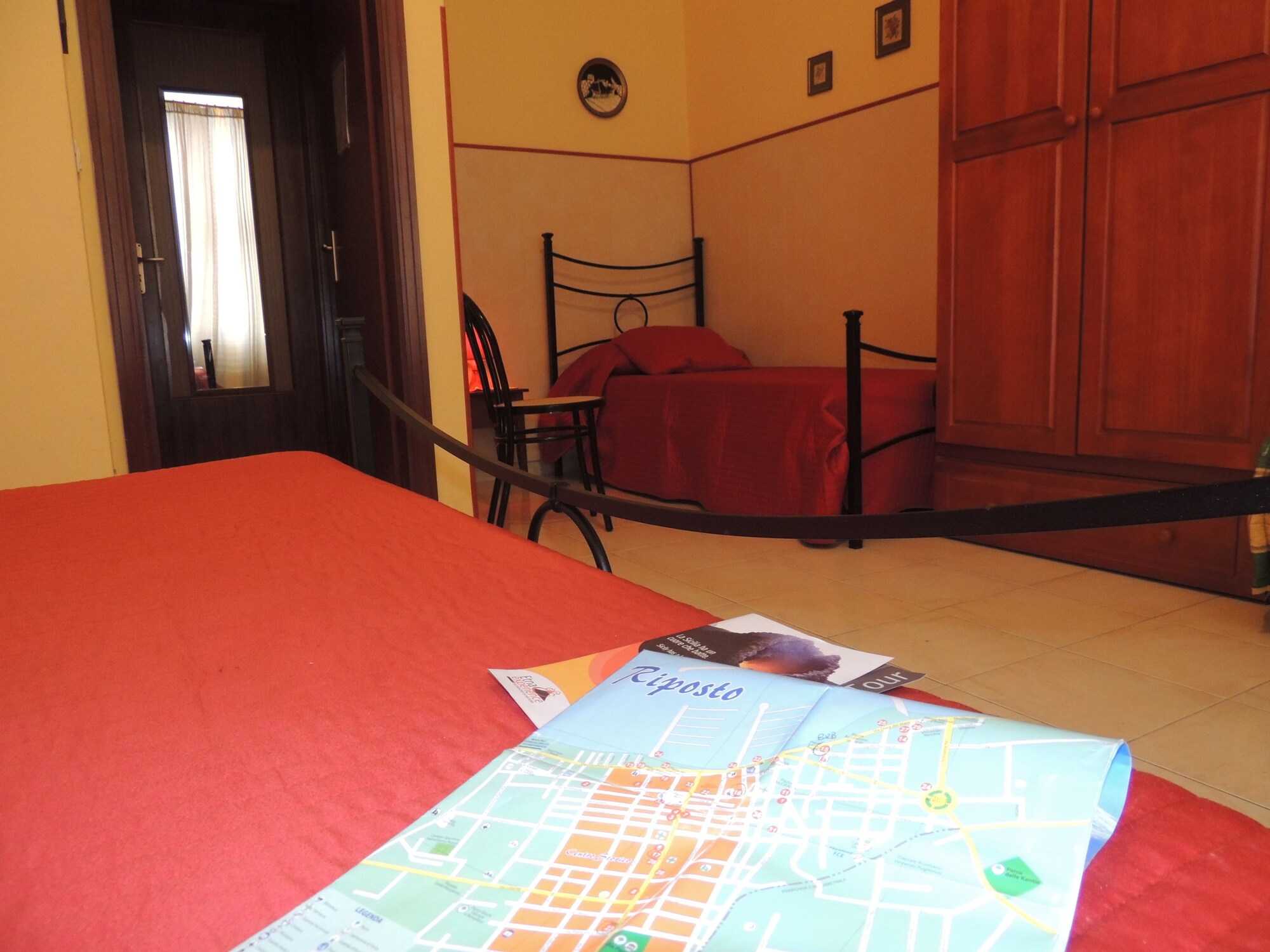 ROOM, TRIPLE