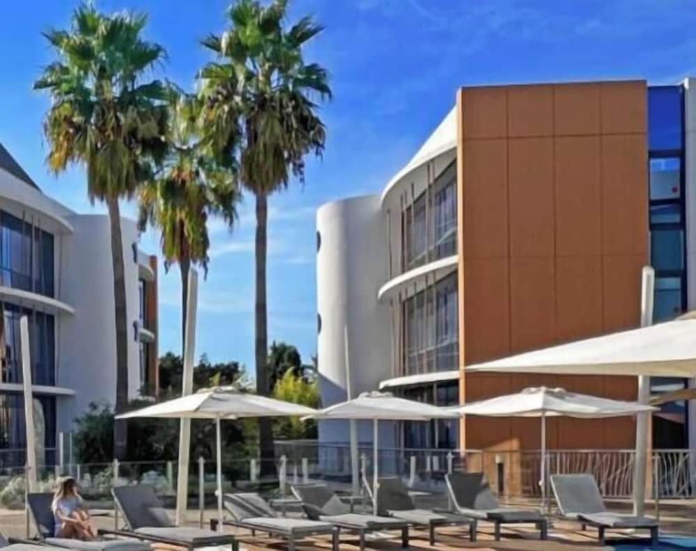 SoBlue Hotel 10/62