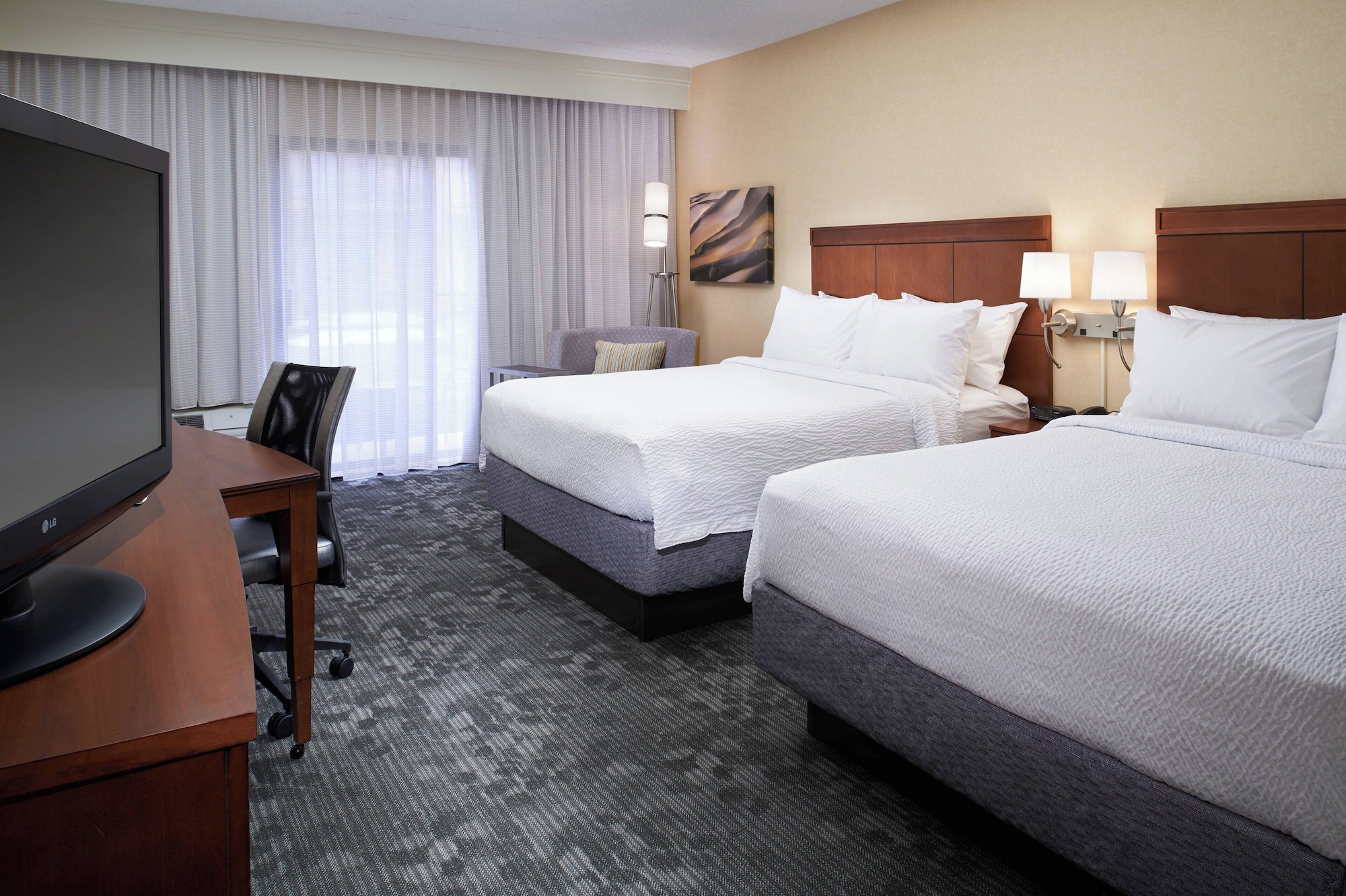 Room at COURTYARD DETROIT DEARBORN, DEARBORN - MI