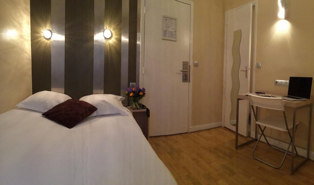HOTEL PARIS LEGENDRE 32/51