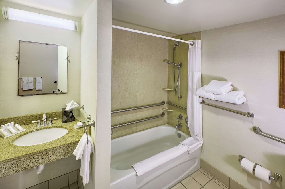 Hilton Garden Inn Kent Island Marina 17/51