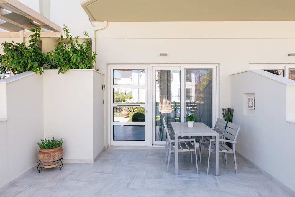Minthi Boutique Apartments 36/50