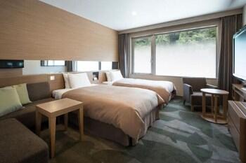 Plaza, Rainbow, Twin Beds