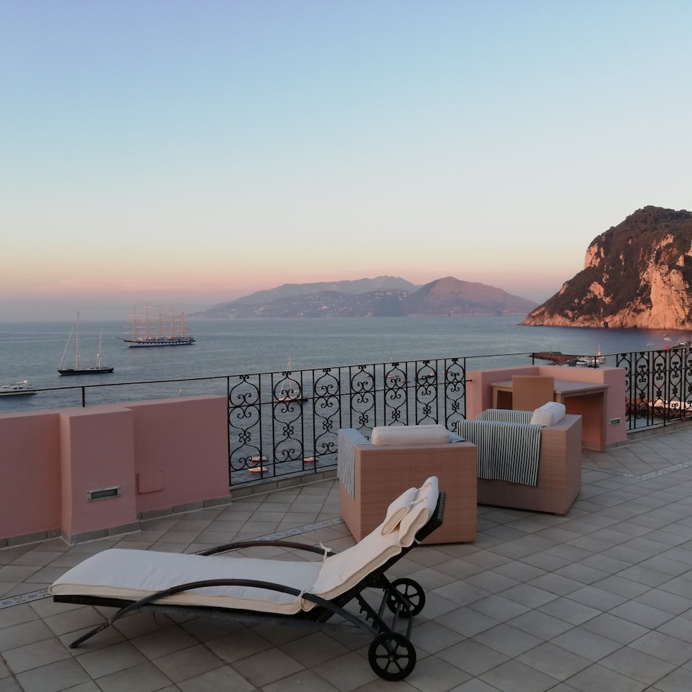Capri Inn 20/24