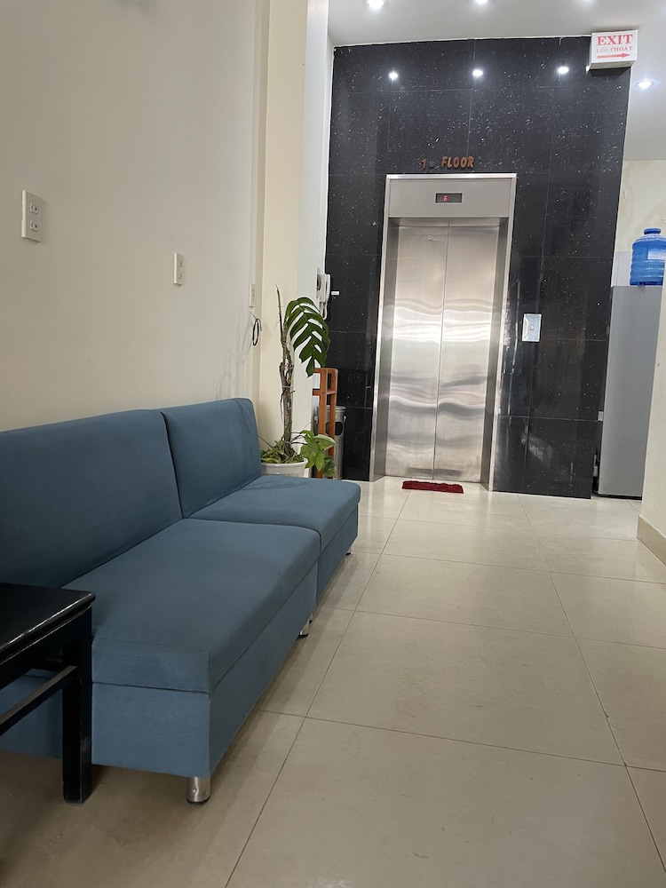 Canary Hotel 40/50