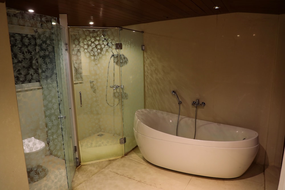 White Pearl Suites by Rosetum 44/62