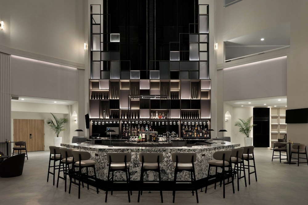 AC Hotel By Marriott Portland Lake Oswego 49/68