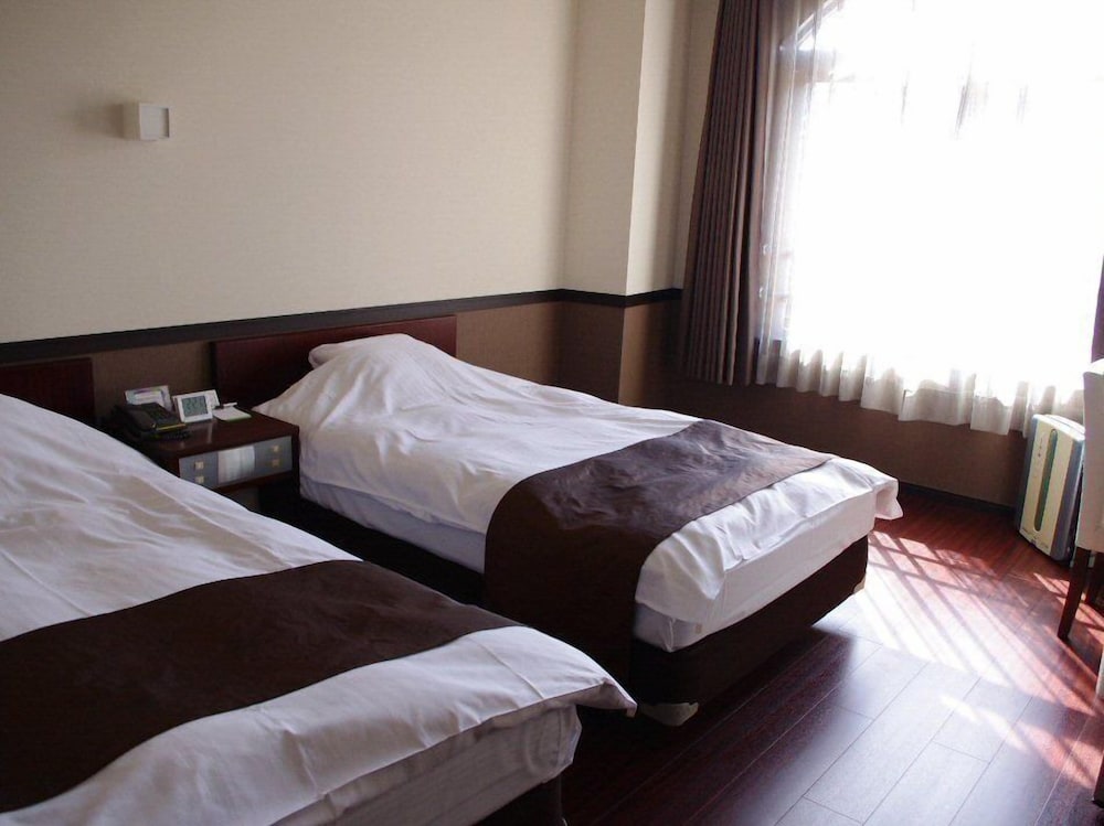 ECONOMY, TWIN BEDS