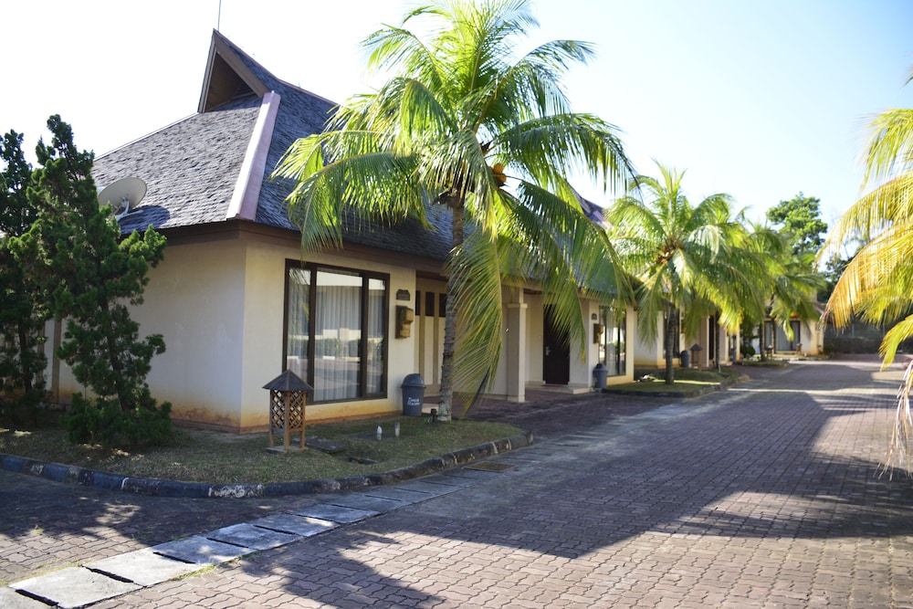 Town House Bukit Damai Indah Hotel and Residence 41/49