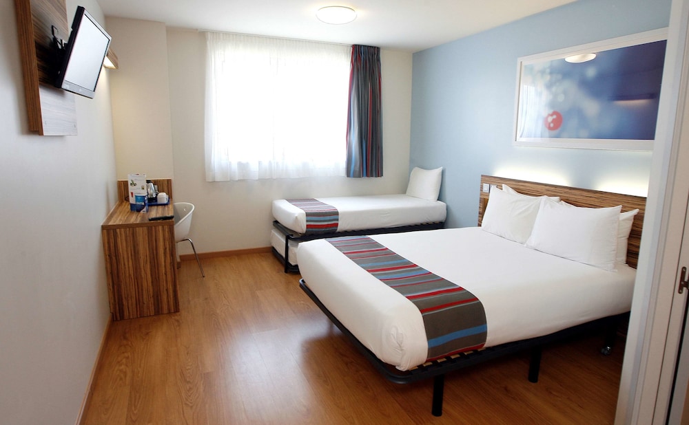 Travelodge Valencia Aeropuerto Hotel 12/48