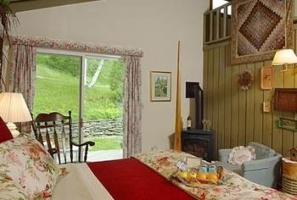 Deerhill Inn 53/77
