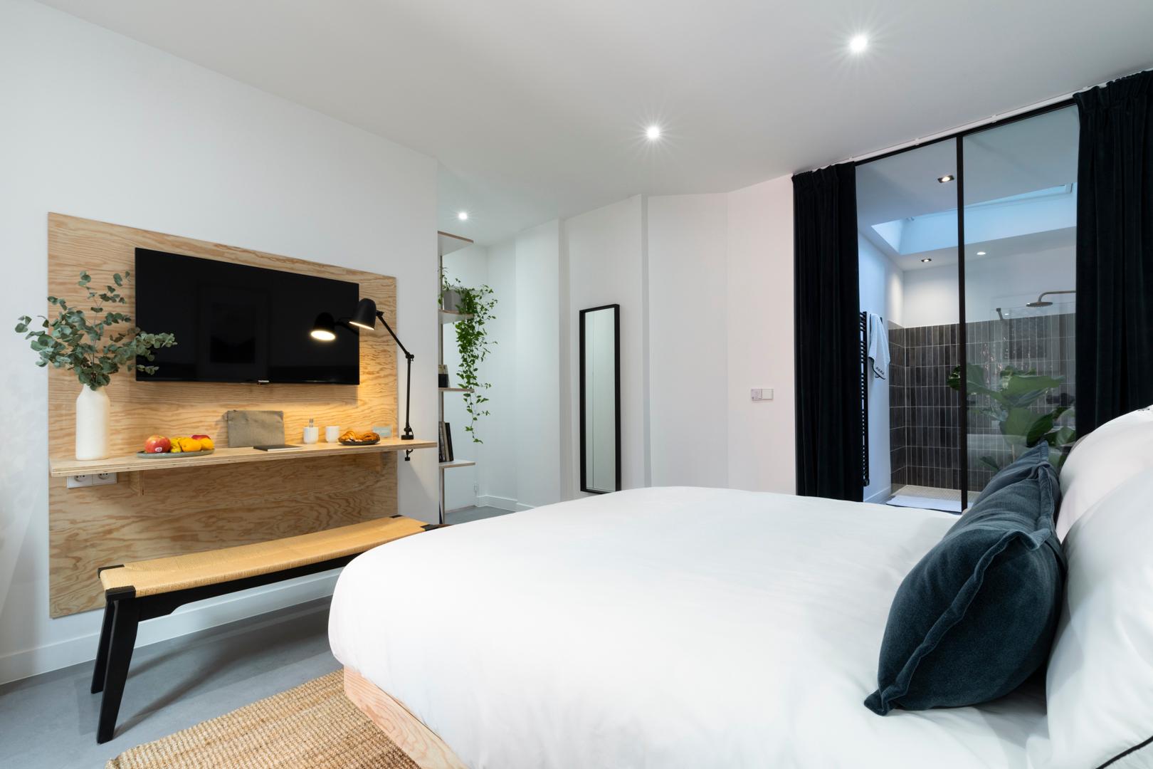 Hipotel Paris Montmartre Gare du Nord 5/17