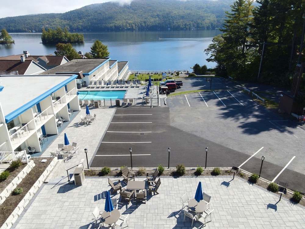 Lakefront Terrace Resort 36/42