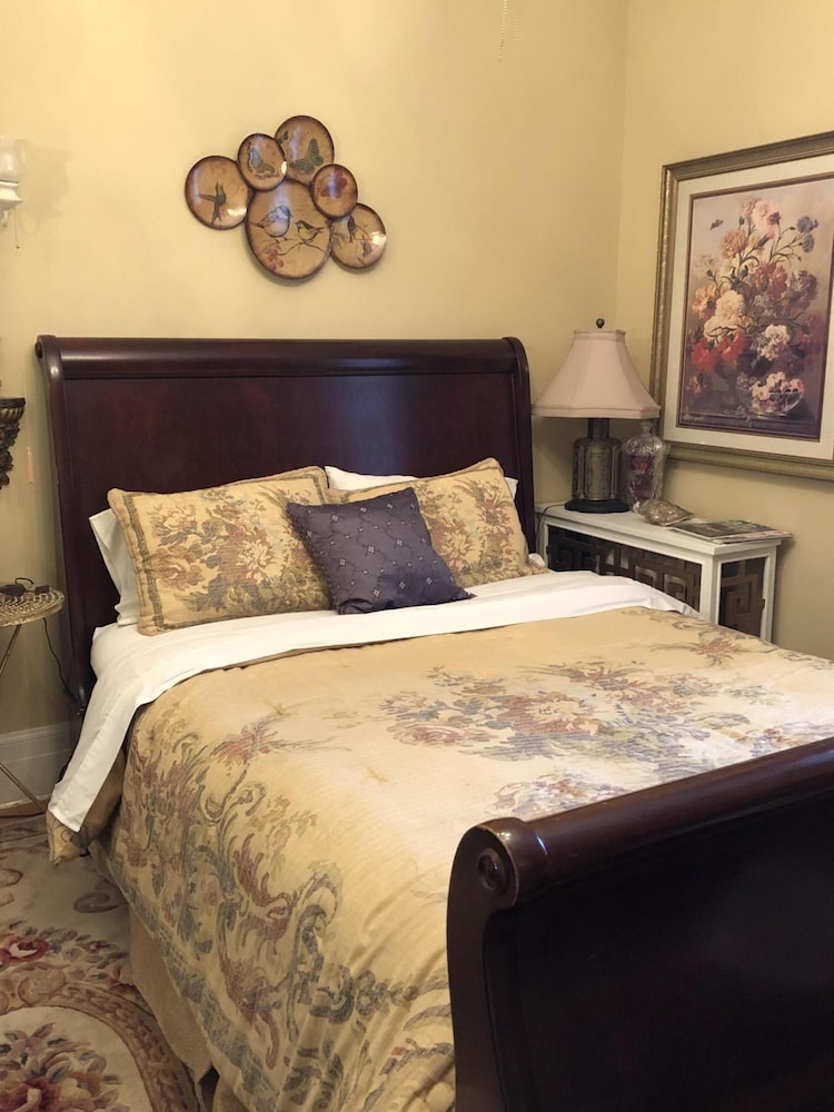 Angie's B&B 9/41