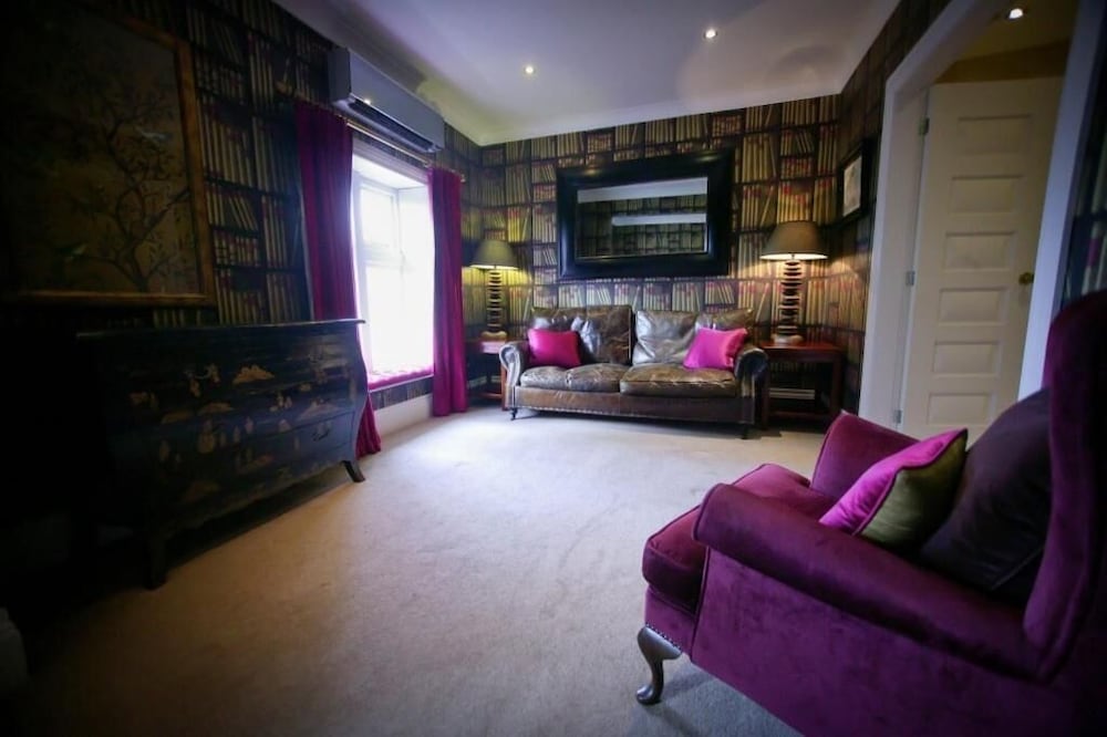 Mitton Hall 25/50