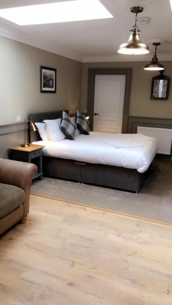 The Huntingdon B&B 9/34