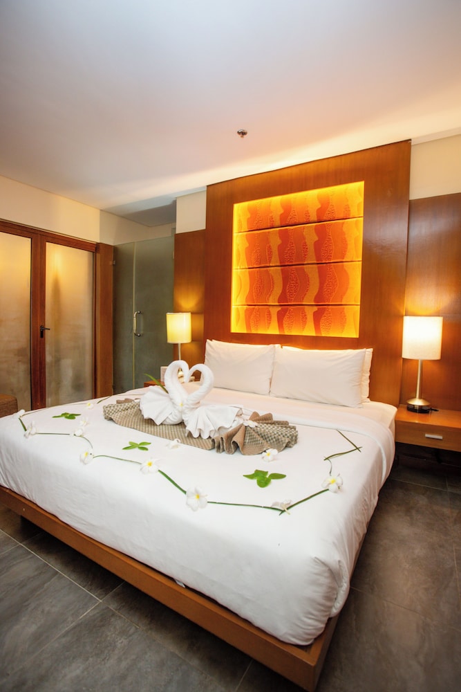 Crown Regency Beach Resort Boracay 27/75