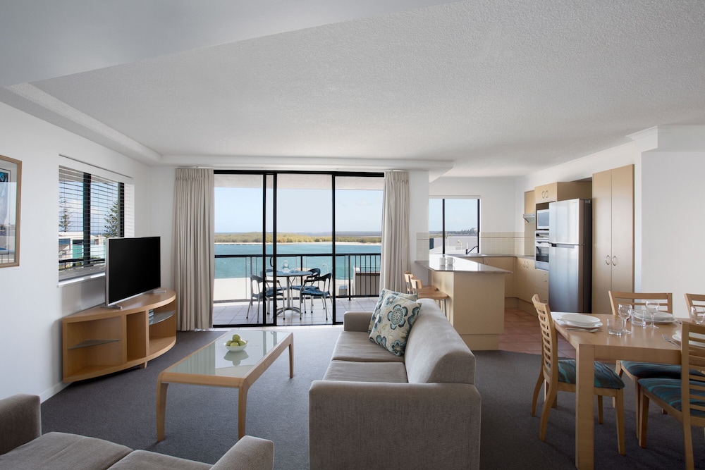Breakfree Grand Pacific Caloundra 31/66