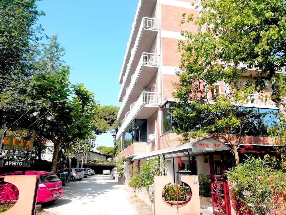 Hotel Rita 4/40
