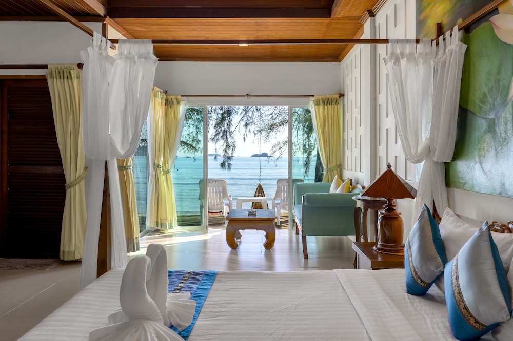 COCONUT BEACH RESORT 46/74