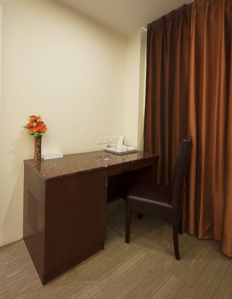 Hotel Golden Grand 32/51