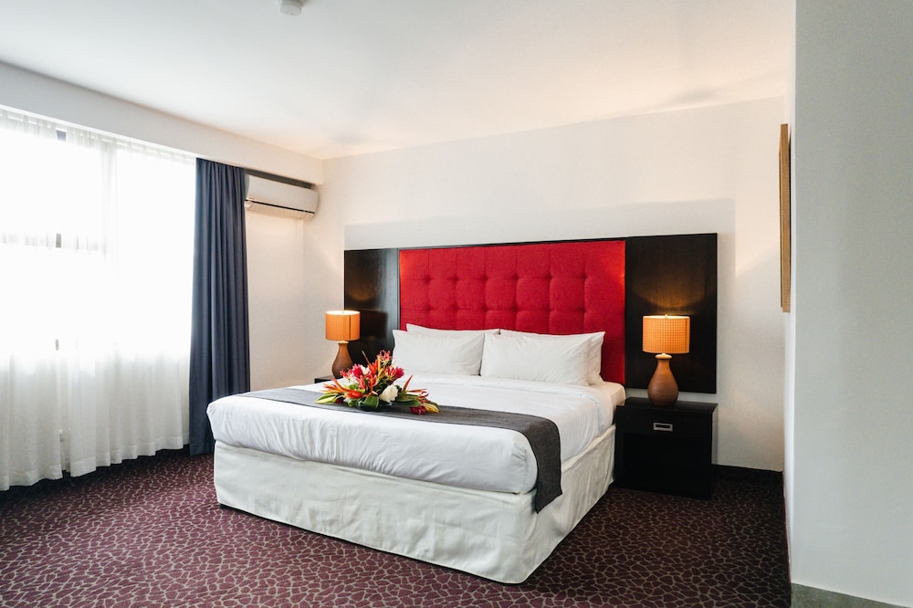 JUNIOR SUITE, KING BED