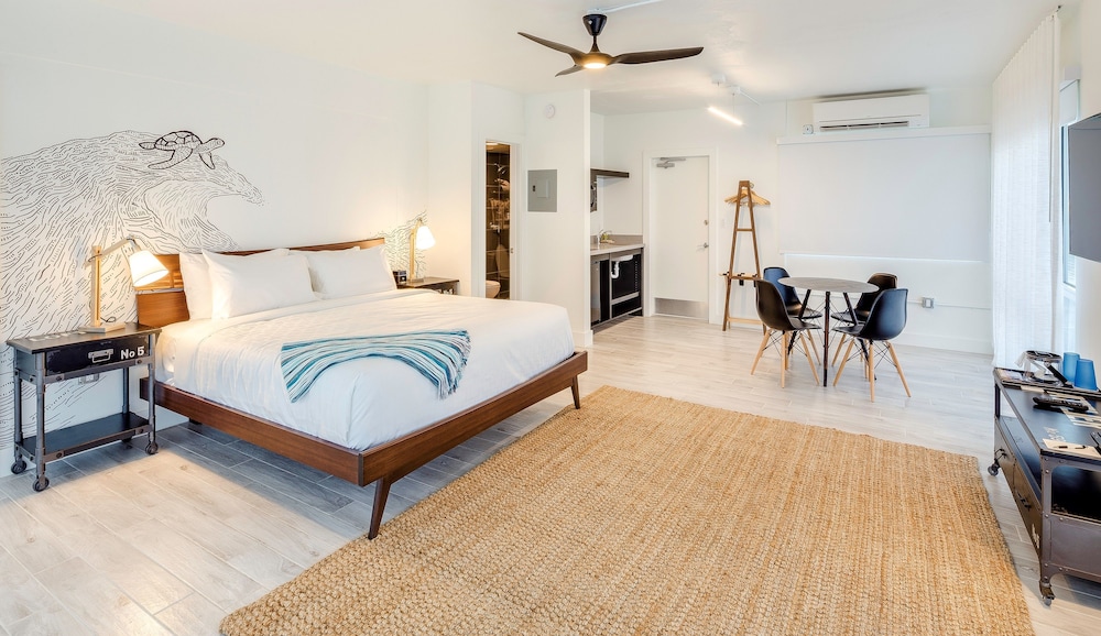 Plunge Beach Hotel 21/66