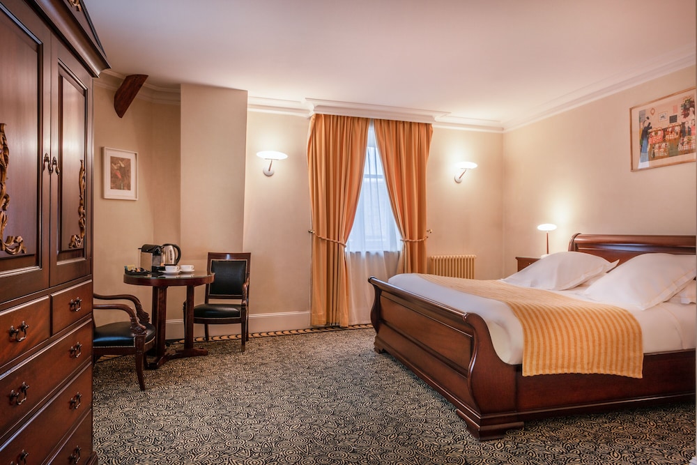 L Hotel de Beaune 24/73