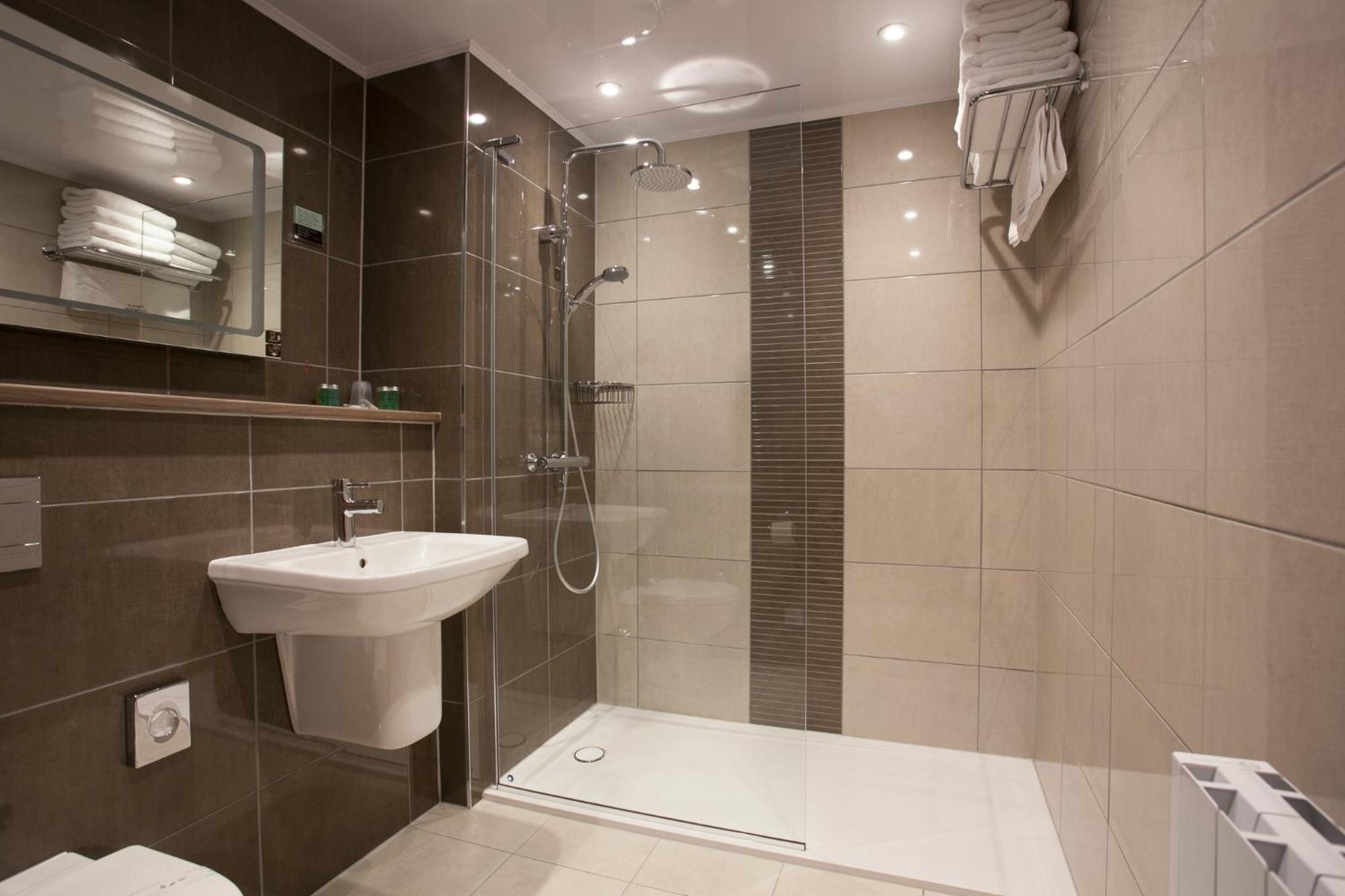 Cruachan Hotel 53/55
