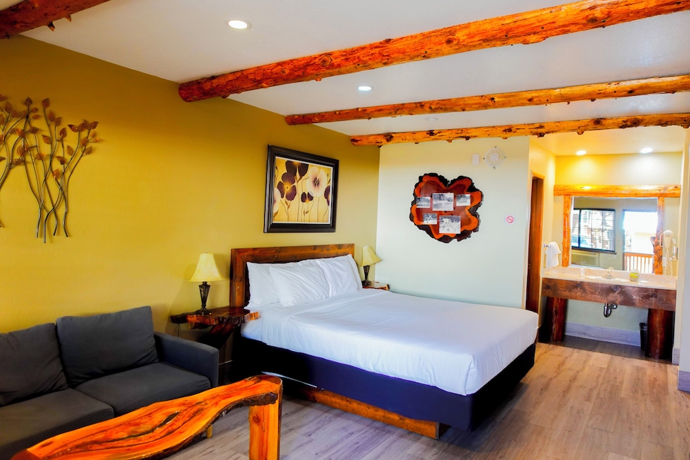 Sleepy Hollow Cabins and Hotel 16/50